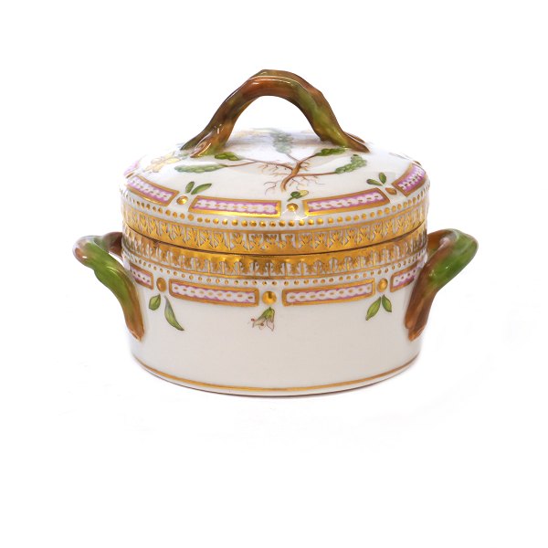 Flora Danica sukkerskål 3624. Royal Copenhagen Flora Danica sukkerskål 3624. "Sedum acre L.". H: 8cm. D: 8,3cm