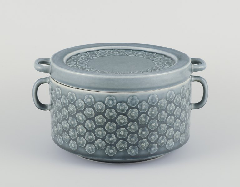 Jens Harald Quistgaard for Kronjyden. 
”Azur” lågterrin af stentøj.