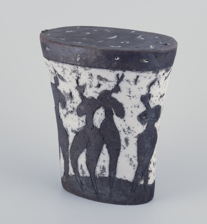 European studio ceramicist.
Large unique sculpture in ceramic.