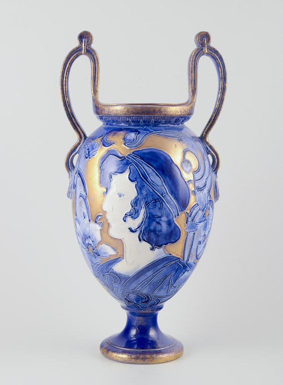 Thomas Forester & Sons, England.Large Art Nouveau vase with two handles.