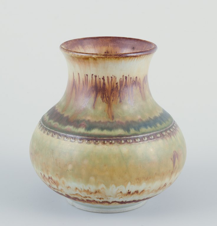 John Andersson for Höganäs.
Unika vase af stentøj.