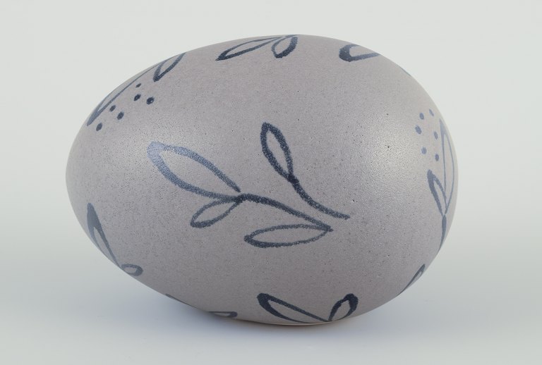 Paradis, svensk keramikværksted.
Unika æg af keramik.