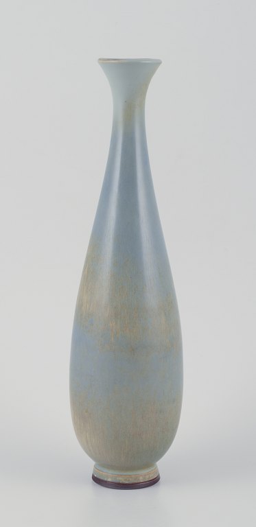 Berndt Friberg for Gustavsberg Studiohand, Sverige.Stor slank vase af keramik.