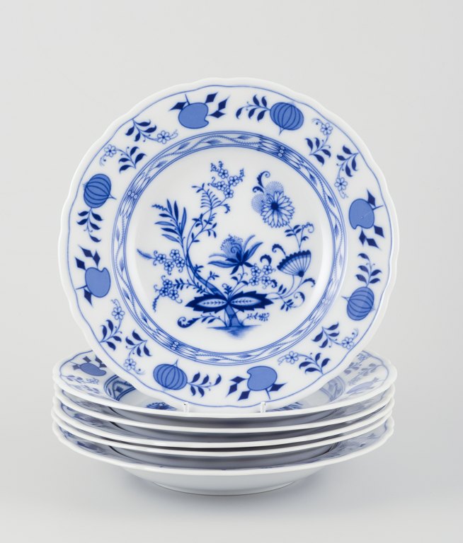Bavaria, Tyskland.Et sæt på seks dybe tallerkener af porcelæn.