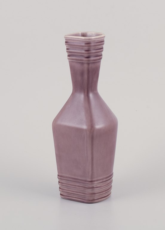 Ewald Dahlskog for Bobergs Fajansfabrik. Stor vase i fajance.
