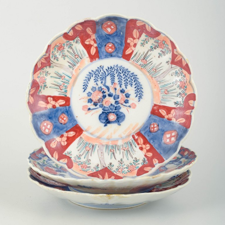 Imari, tre tallerkener.