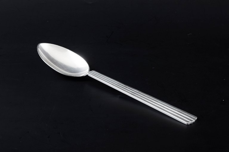 Georg Jensen, BernadotteSterling sølv dessertske