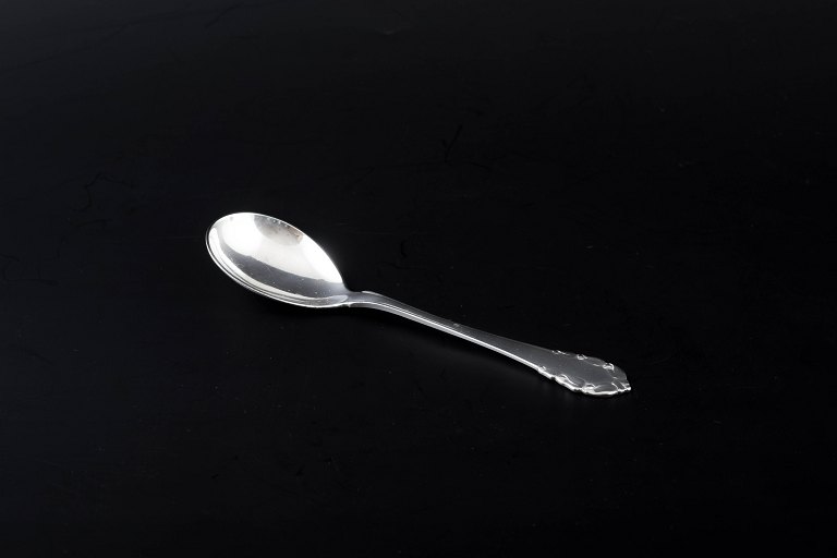 Georg Jensen, Danmark, ca. 1933–1944Marmeladeske i mønsteret "Liljekonval".