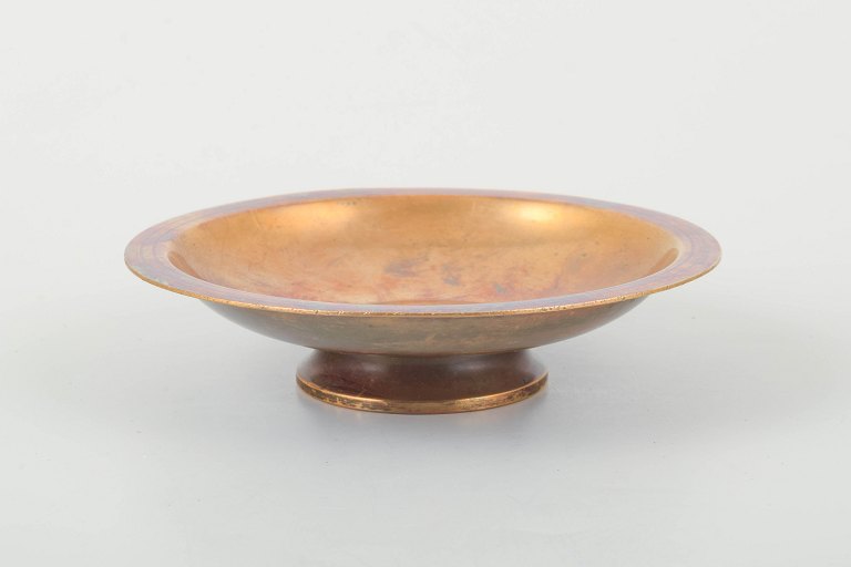 Bronce, Dansk designSkål på fod i klassisk form.