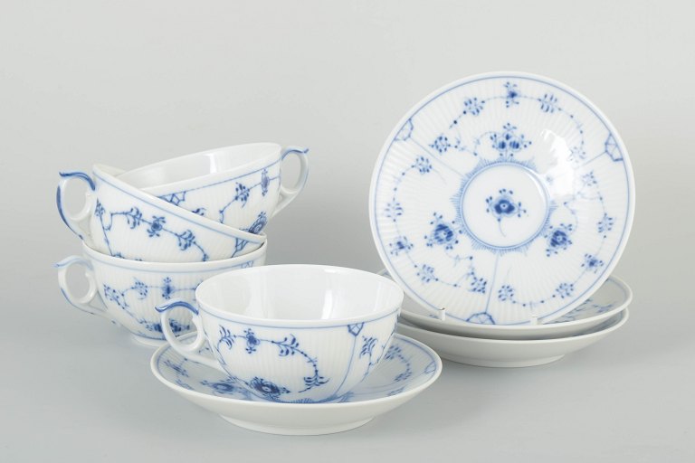 Royal CopenhagenBlue Fluted Plain, tea cups with saucers, late 20th century.