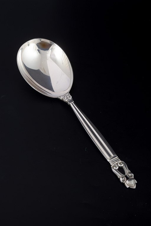 Georg JensenServeringsske, “Konge / Acorn”.Sterlingsølv, efter 1944.