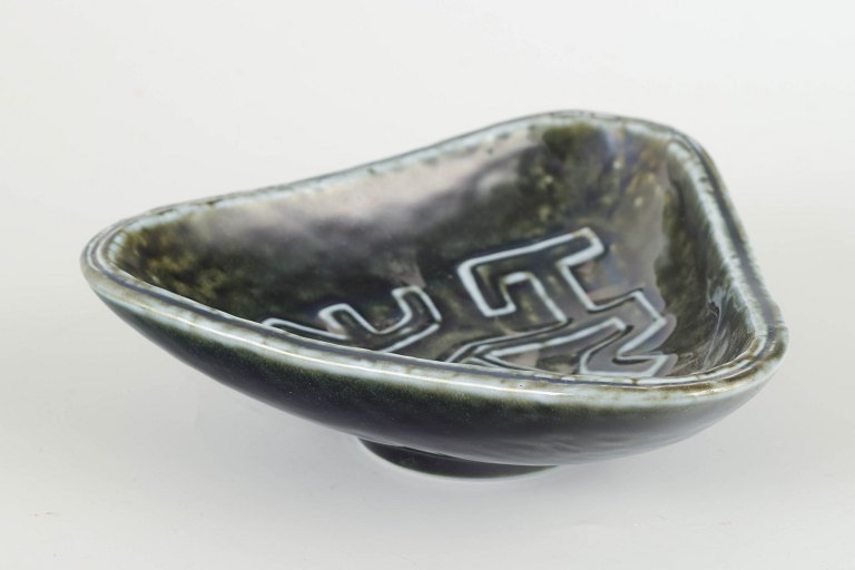 Gunnar Nylund for R&#246;rstrand&#8220;Farina&#8221; bowl, 1960s.