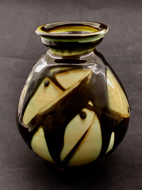H A K keramik vase