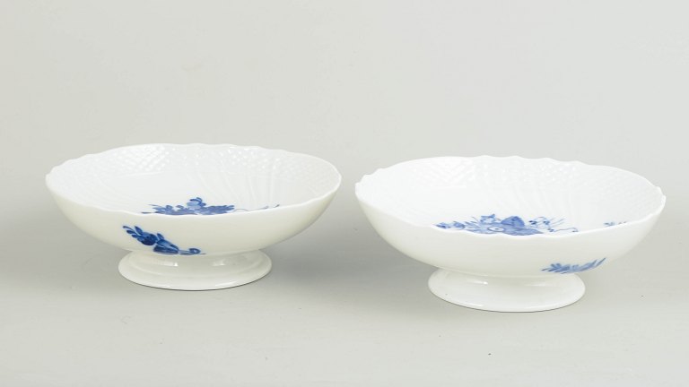 Royal Copenhagen Blå Blomst Svejfet, sæt af to små opsatsskåle.