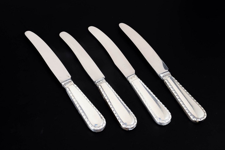 Georg Jensen, set of four knives, Beaded.