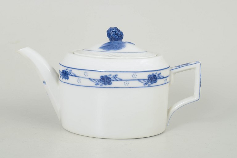 Royal Copenhagen Rosenknop/Blue Rose teapot.