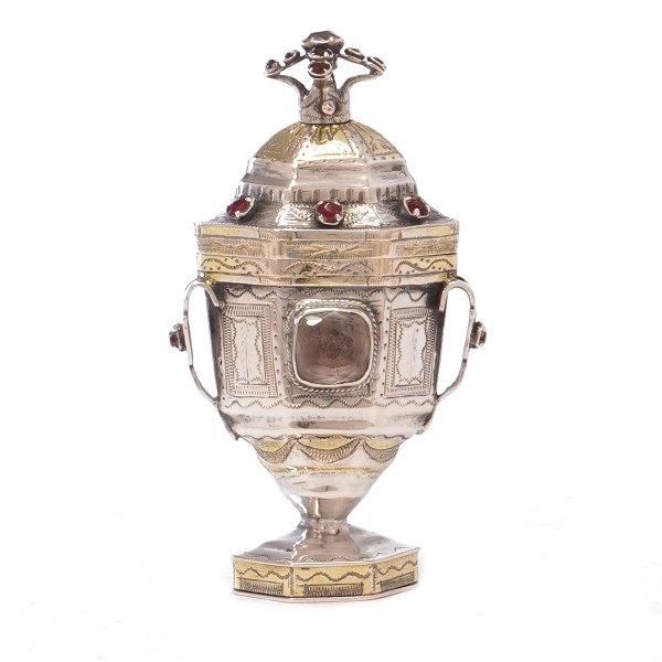 Danish silver vinaigrette by Martin Petersen Hommelhoff, Tønder, circa 1820. H: 9,5cm