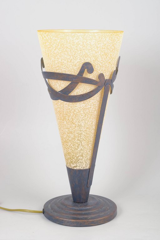 Art deco table lamp.