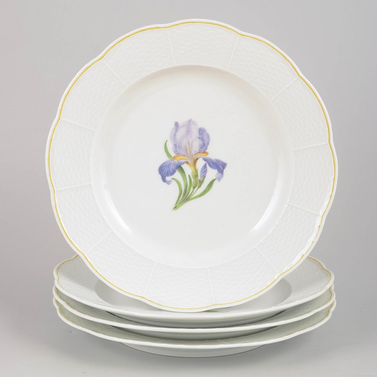 Meissen, set of four dinner plates.