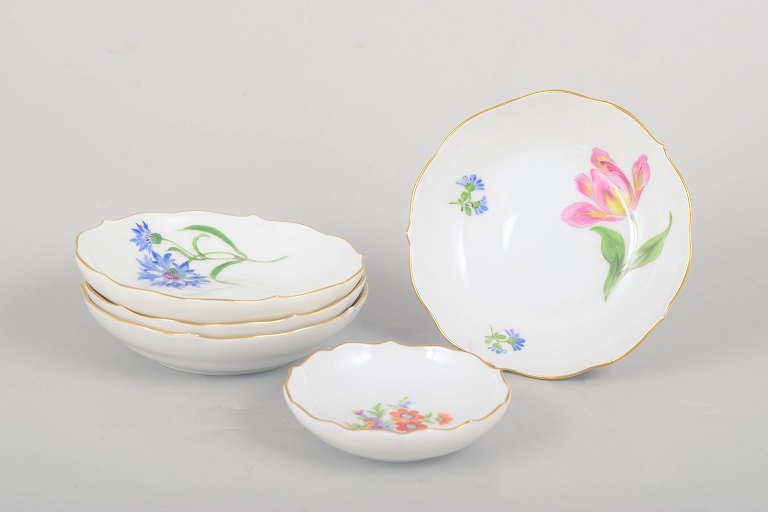 Meissen, set of five small dishes.