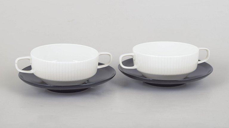 Tapio Wirkkala for Rosenthal, sæt med to bouillonkopper med underkopper.