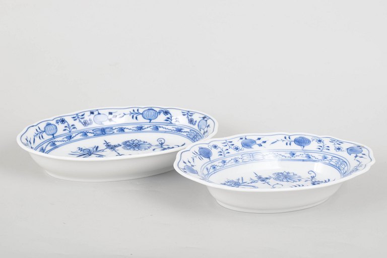 Meissen Blue Onion, pair of serving dishes.