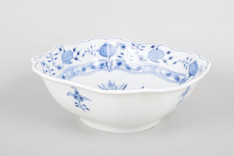 Meissen Blue Onion, very large bowl.