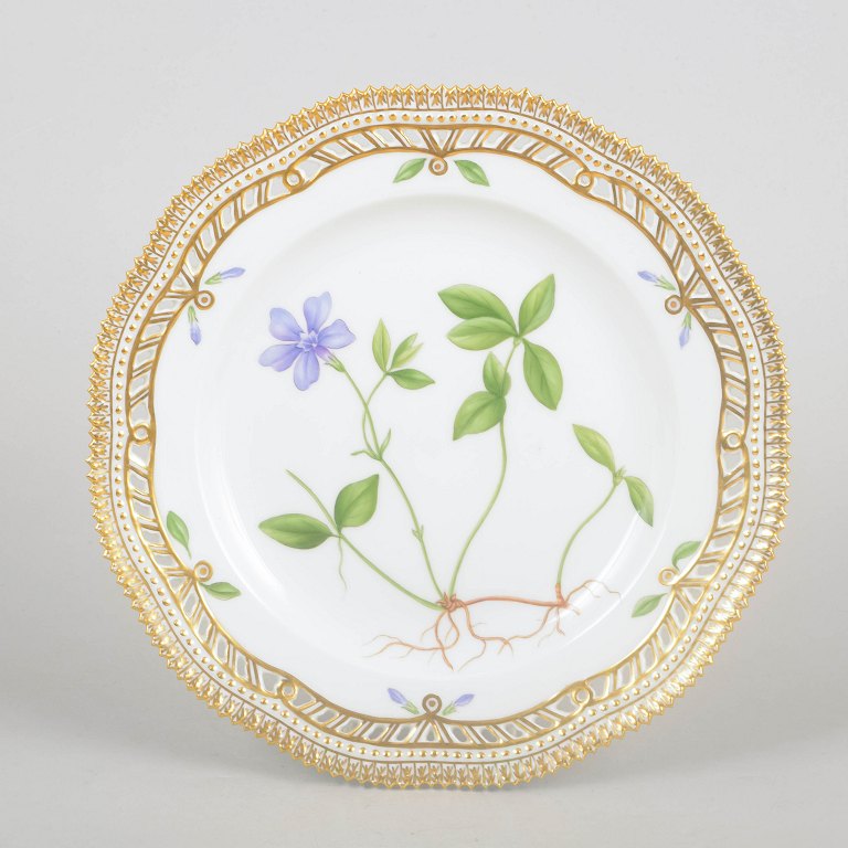 Royal Copenhagen, Flora Danica plate.